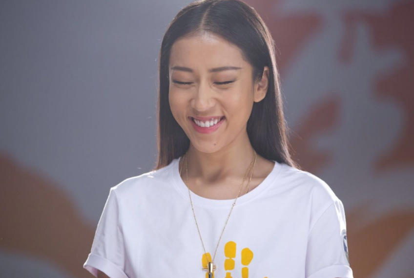 吉克隽逸险遭强吻，发文解释称：粉丝只是想要跟自己说话