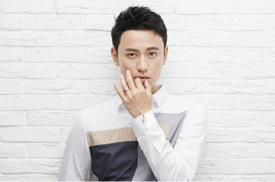 秦俊杰个人资料介绍，15岁出道，外表神似张一山！