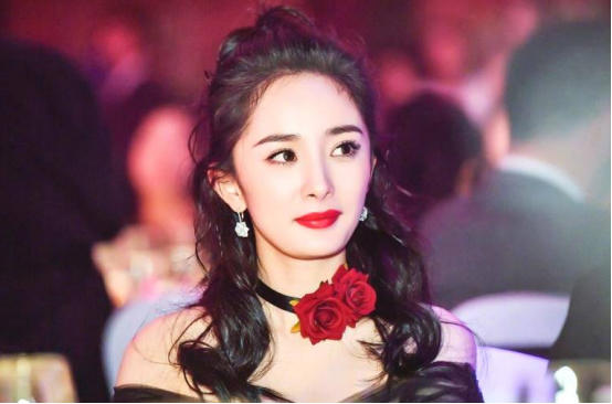 杨幂承认小糯米非亲生？小糯米，长相超甜，网友直呼美呆了