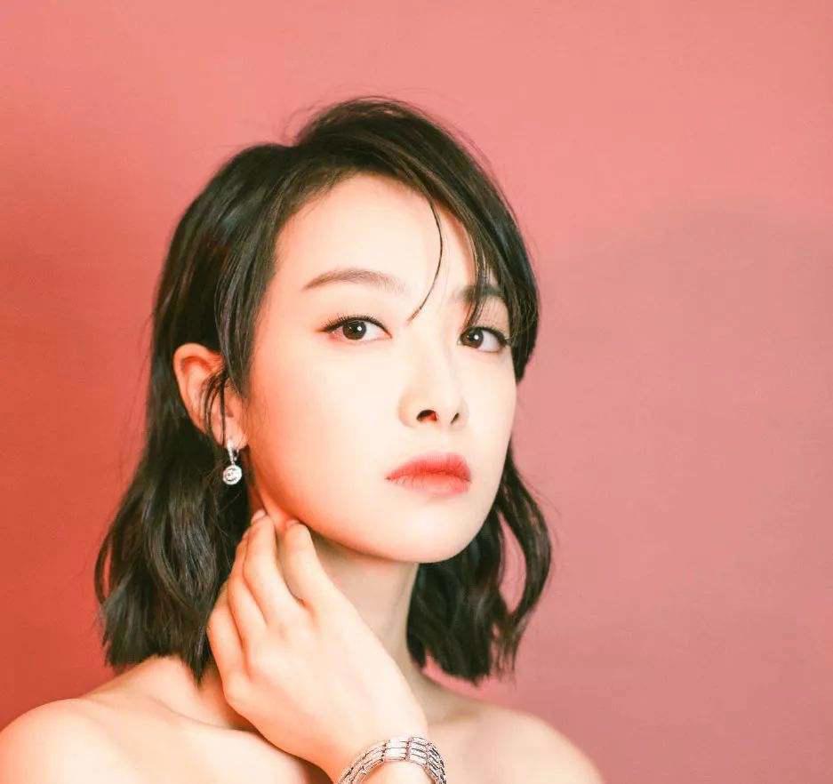 金鹰女神宋茜礼服显胖遭网友吐槽？历届最美金鹰女神是谁