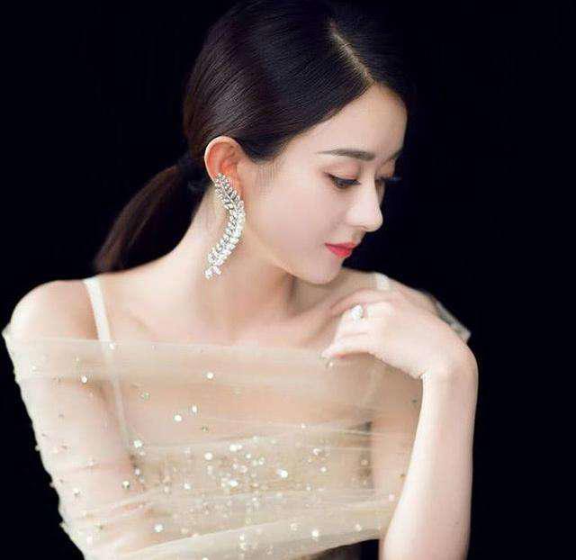 金鹰女神宋茜礼服显胖遭网友吐槽？历届最美金鹰女神是谁