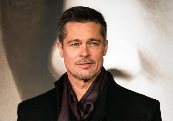 布拉德皮特新恋情曝光，圈外女友其貌不扬，网友要疯了！