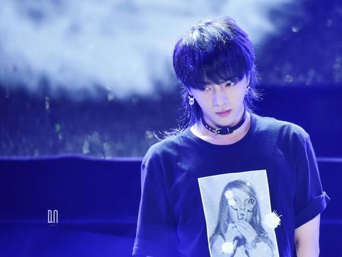 华晨宇身高是多少，体重多重呢，他的家庭背景如何？