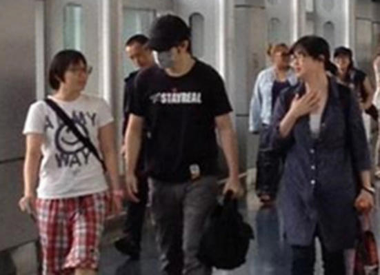 阿信蛋蛋妹 五月天主唱阿信，与蛋蛋妹相恋多年，遍地撒狗粮