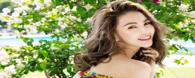 周杰伦老婆比她小几岁 周杰伦老婆是他粉丝吗