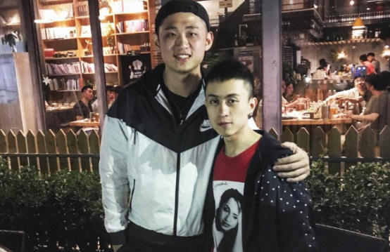 秦奋他家干什么的？怎么这么有钱？他到底是什么来头？