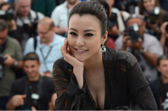 李光洁前妻郝蕾，再嫁普通公务员，平凡却幸福