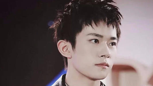 易烊千玺发型大盘点