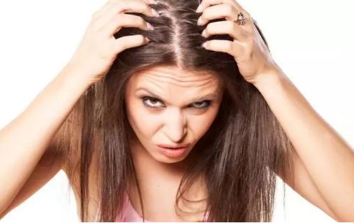 如何防止头发稀疏和脱发