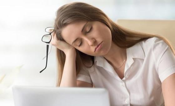 睡不着觉脑子里老是胡思乱想怎么办