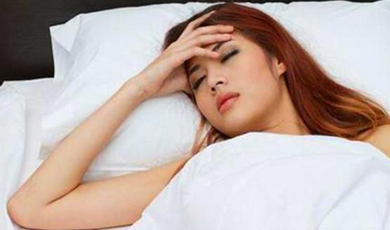 明明很困却翻来覆去睡不着怎么办