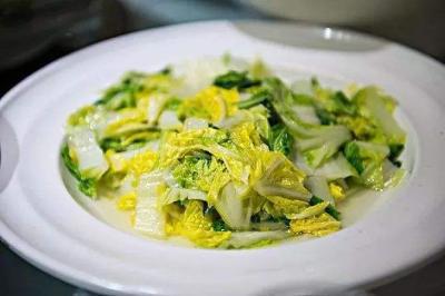 老人便秘试试清炒白菜