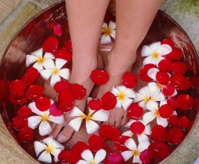 夏天泡脚能祛痘吗?了解一下
