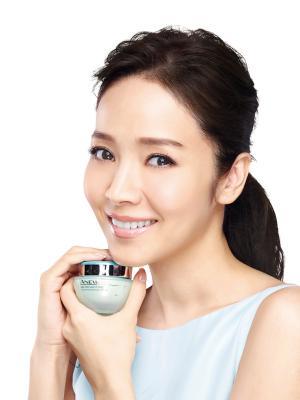 天天对着电脑工作怎么保养皮肤呢？