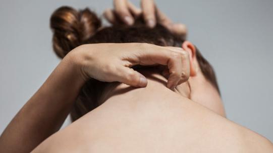 皮肤老是反复痒是怎么回事