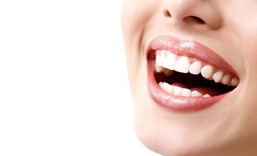 口腔溃疡是怎么引起的原因