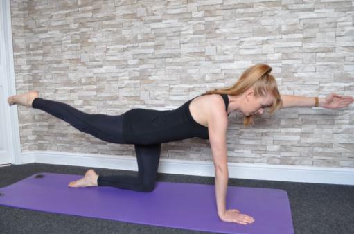 普拉提动作减轻下背部疼痛