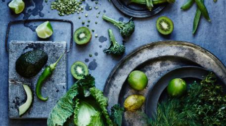 秋葵可以帮助摆脱粉刺和皱纹吗？