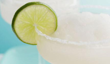 胃酸倒流：应避免的症状，原因和食物