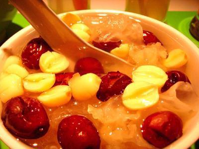 失眠患者多吃大枣茯神粥