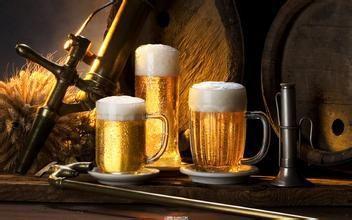 喜欢喝啤酒的注意患上啤酒病