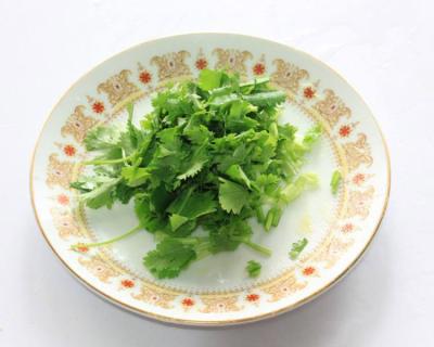 吃香菜会导致绝精吗？