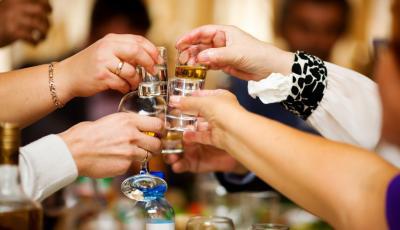 只需多喝一杯，就可以减少数年的生命