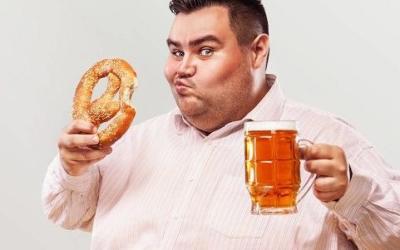 喝啤酒使人发胖还是变瘦?