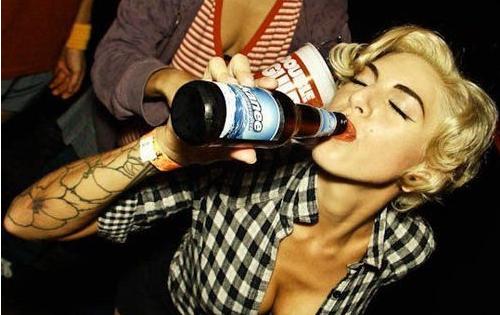 少量饮酒有助睡眠吗