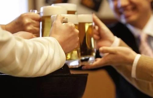 少量饮酒有助睡眠吗