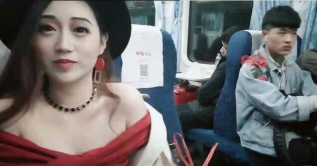 斗鱼户外一姐梦蝶，负债累累被限制消费，靠“擦边”直播还债