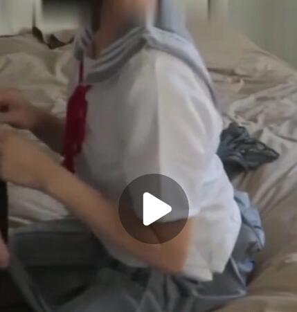 抖音“芝芝桃桃”视频事件是什么梗，网红芝芝桃桃JK口罩视频资源，真的痉挛了？