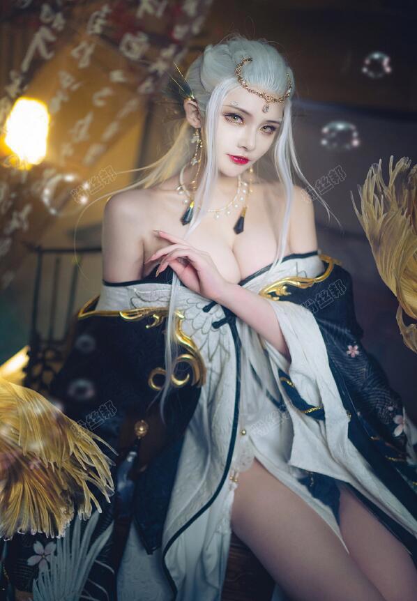 斗鱼“魔王”入驻B站，魔王大人帅帅帅ii恢复直播，试穿硅胶皮套直接“光”着违规