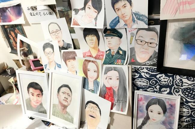 昔日斗鱼清纯画画主播王佩，“变脸”黑皮性感女神，遭网友嘲讽谩骂