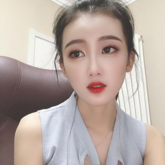 YY主播夏晴晴个人资料简介 心悦夏晴晴生活照微博图片写真