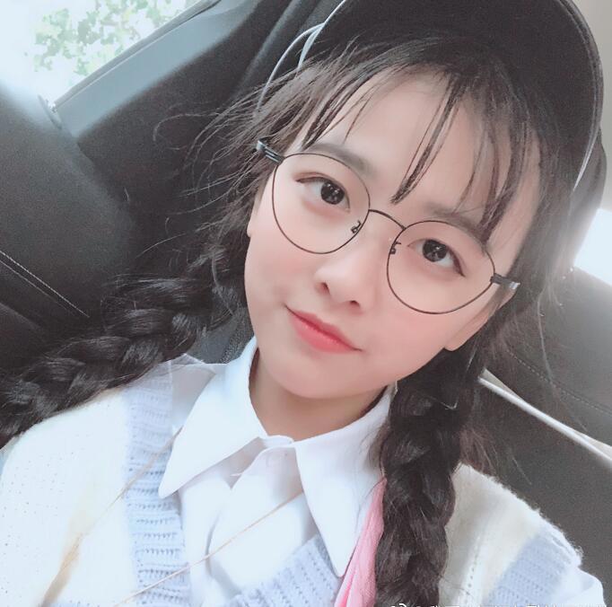 快手绝世的陈逗逗个人资料简介 陈逗逗微博及作品生活照图片