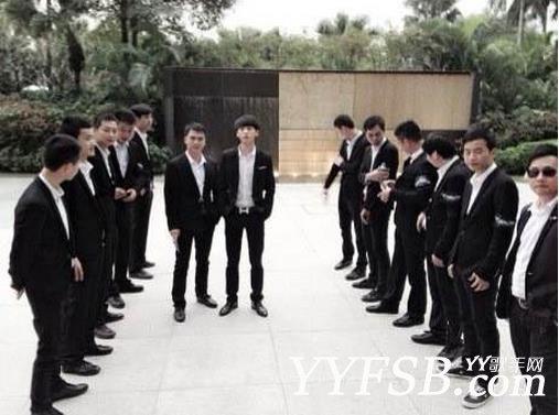歪歪鱼2015YY年度盛典力捧白浩是上上策