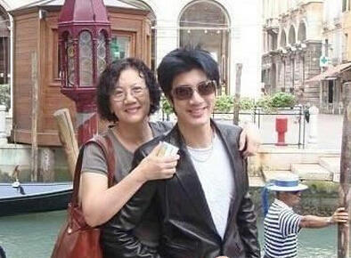 揭秘娱乐圈星妈神秘背景 王力宏母亲出身名门世家