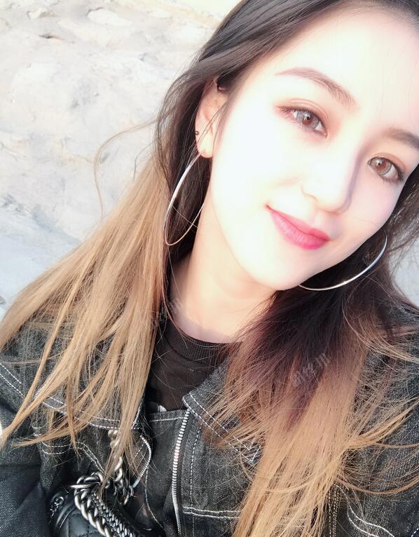 李芳艺蕾个人资料简介，李芳艺蕾被传千里送视频，福利照片写真