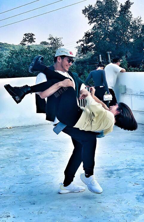 赵奕欢晒男友照片公布恋情，赵奕欢男朋友李伯恩是谁，曾是徐佳莹前男友