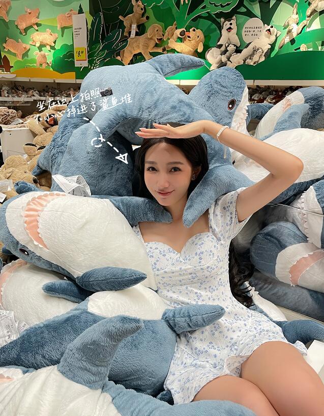 网红都美竹照片写真生活照，因爆料吴亦凡事件走红，颜值和身材都很棒