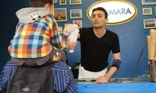 抖音最火四大网红 会说话的猫刘二豆及会甩臀舞的代古拉K代佳莉