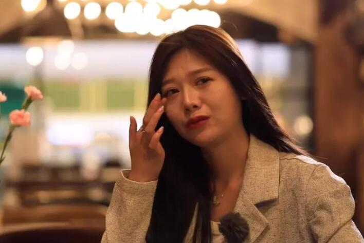 疯癫办公室尚妹500万事件始末，娘娘张镇生痛哭回应，错在太母性感情用事