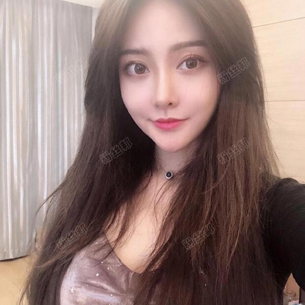 虎牙正恒墨子梦个人资料简介，墨子梦微博图片写真，直播间男人身份是谁