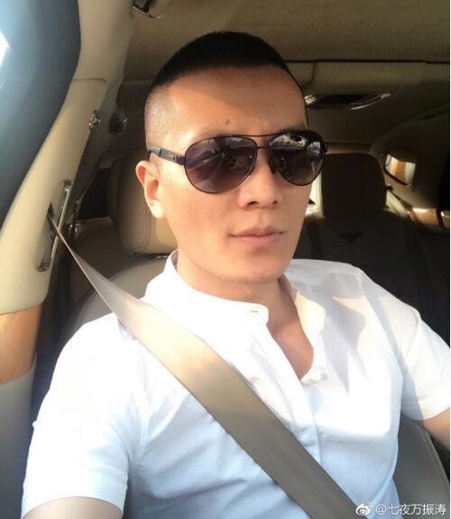 万振涛照片资料 YY烟台土豪七夜万振涛身价富豪榜