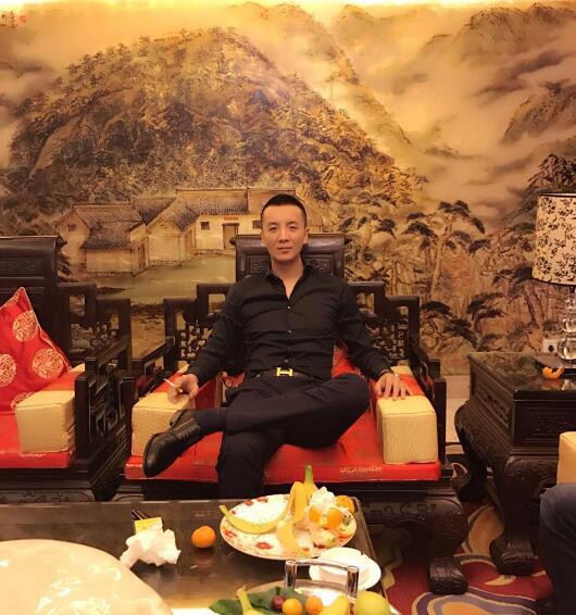 万振涛照片资料 YY烟台土豪七夜万振涛身价富豪榜