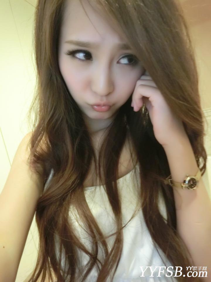 台湾LOL女主播忘关摄像头 洗澡被全程直播