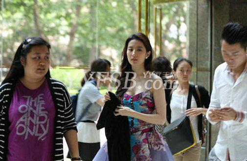 柳岩刘亦菲李冰冰 盘点女星吊带秀性感酥胸诱人喷血