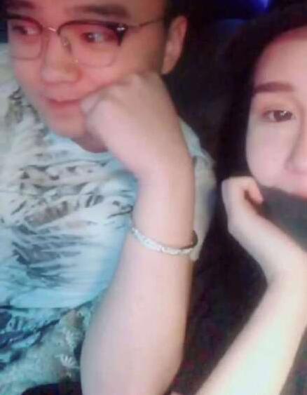 赵本山女儿球球与YY神豪小犟虎公布恋情 男主身家几十亿