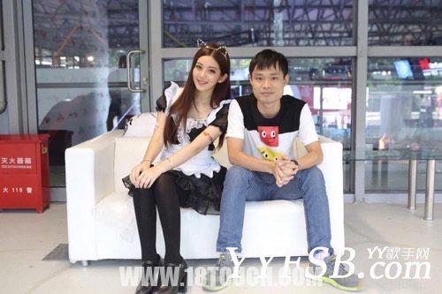 富士康质检员张全蛋与ShowGirl亲密合照